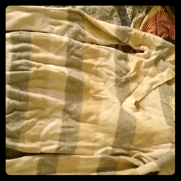 Hollister sweater - Picture 1 of 1